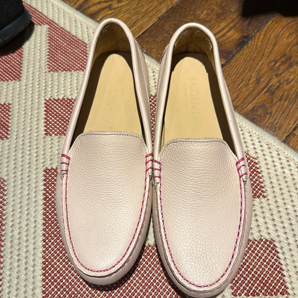 M.Gemi driving shoe, pale pink never worn excellent condition leather